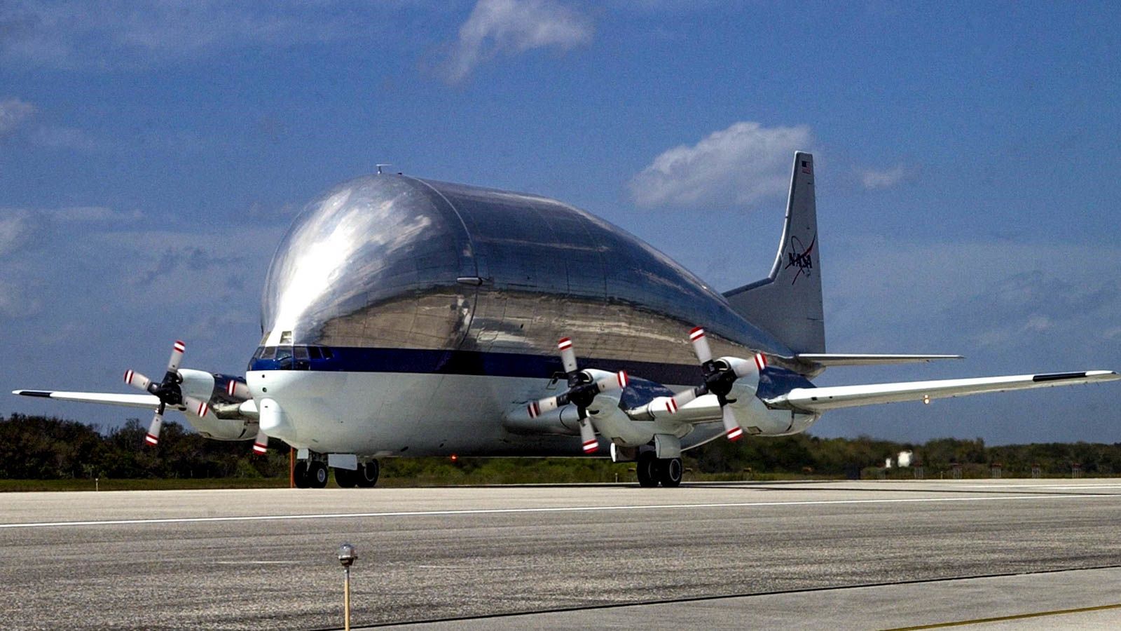 Super Guppy da NASA cancela presença no AirVenture 2026 após danos
